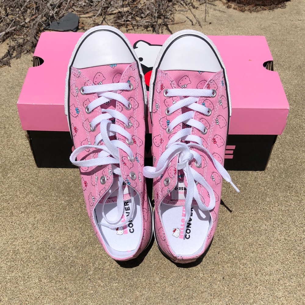 NWT.  Women size 8.  Hello Kitty Converse.